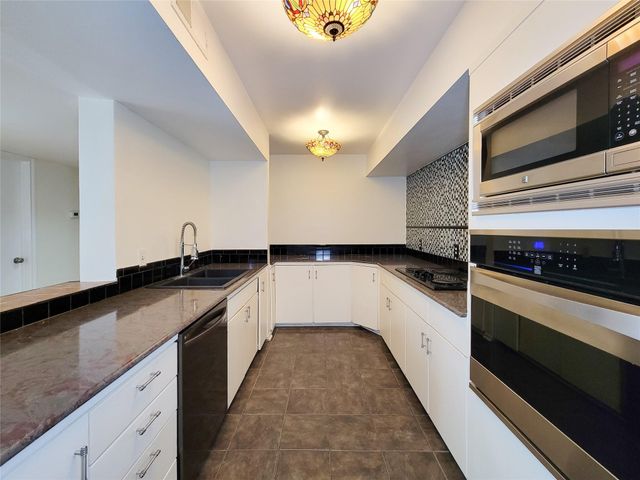 2243 W Alabama Street B, Houston, TX 77098