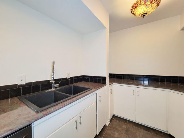 2243 W Alabama Street B, Houston, TX 77098