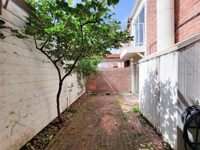 2243 W Alabama Street B, Houston, TX 77098