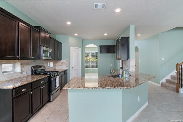 940 Raceland, San Antonio, TX 78245