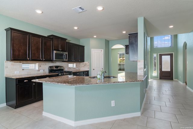 940 Raceland, San Antonio, TX 78245