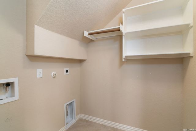 940 Raceland, San Antonio, TX 78245