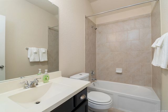 940 Raceland, San Antonio, TX 78245