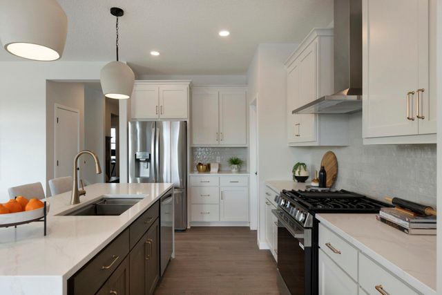 3476 Knightsbridge Trail N, Lake Elmo, MN 55042