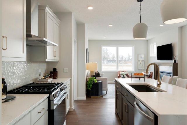 3476 Knightsbridge Trail N, Lake Elmo, MN 55042