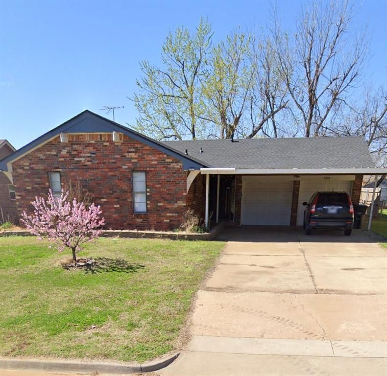 909 Highlander Drive, Moore, OK 73160