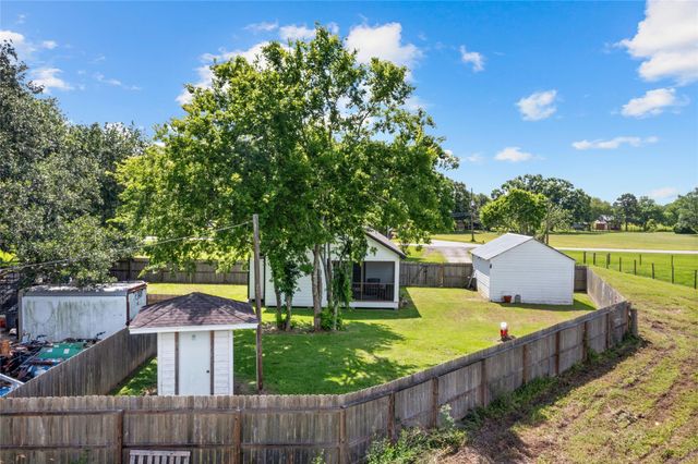 6122 Avenue A, Santa Fe, TX 77510