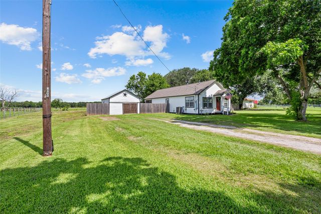 6122 Avenue A, Santa Fe, TX 77510