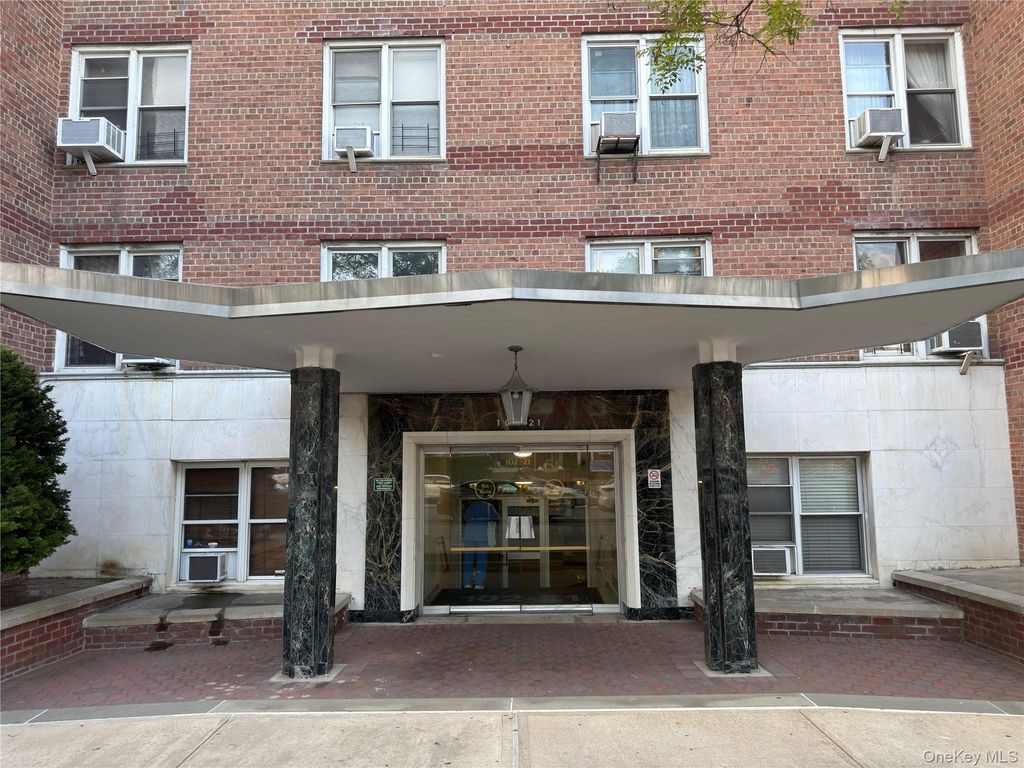 10221 63rd Road A67, Forest Hills, NY 11375