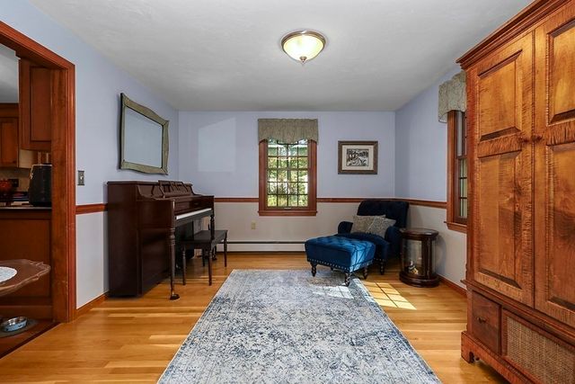 6 Lydia Ln, Franklin, MA 02038