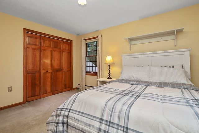 6 Lydia Ln, Franklin, MA 02038