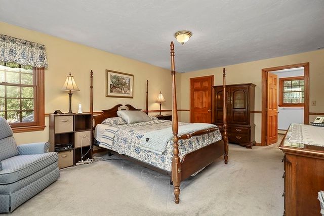 6 Lydia Ln, Franklin, MA 02038