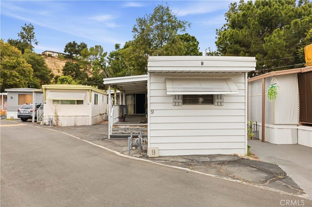 Image 23 of property listing at 10711 Sherman Grove Avenue 9, Sunland, CA 91040