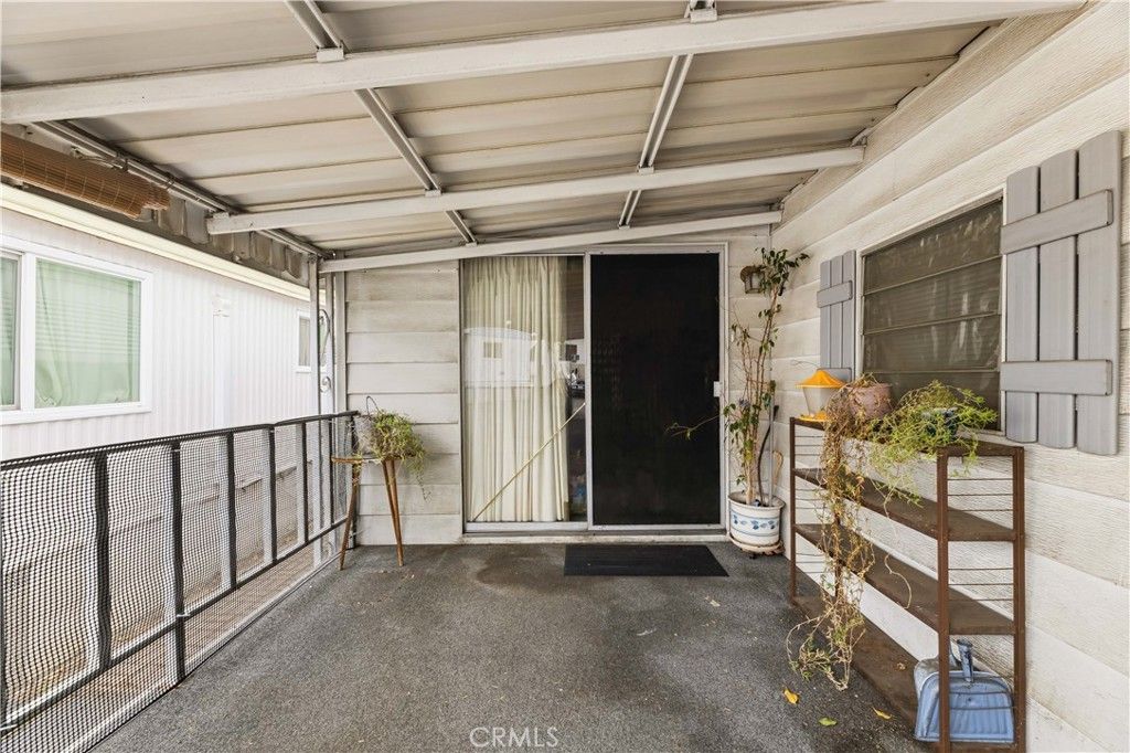 Image 24 of property listing at 10711 Sherman Grove Avenue 9, Sunland, CA 91040