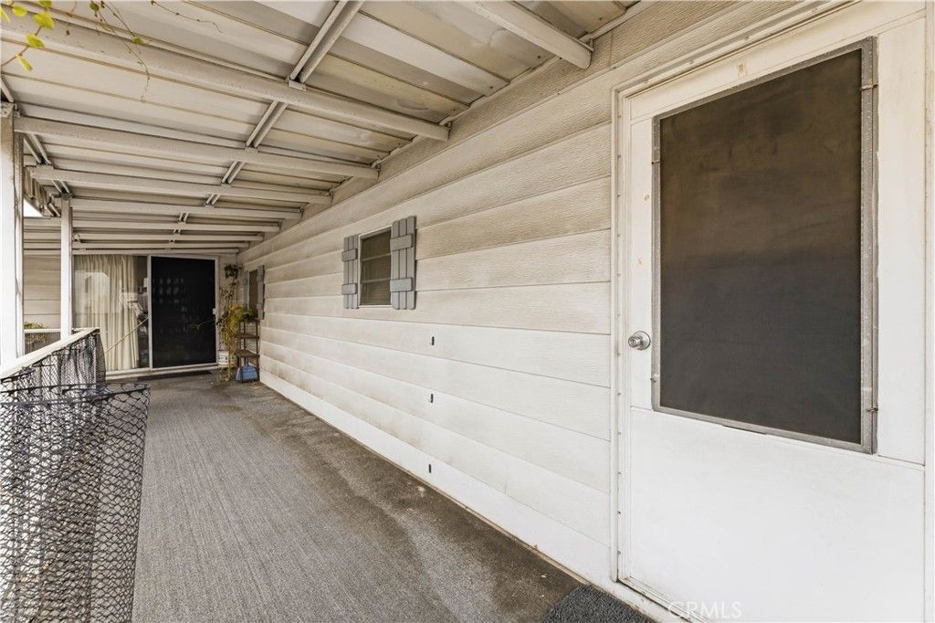 Image 26 of property listing at 10711 Sherman Grove Avenue 9, Sunland, CA 91040