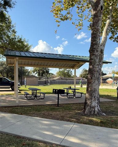 9910 Rustic Rock Road, La Porte, TX 77571