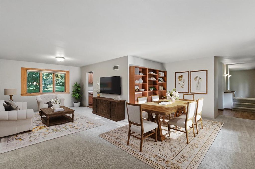 571 S Hillcrest Drive, Verona, WI 53593