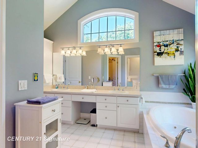 5301 Chin Maya Drive, Swartz Creek, MI 48473