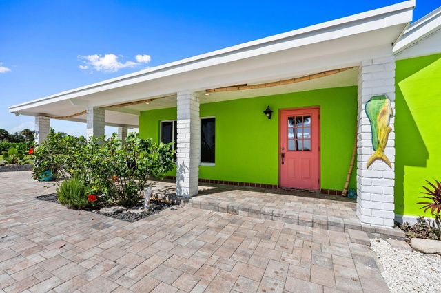 5203 S Indian River Drive, Fort Pierce, FL 34982