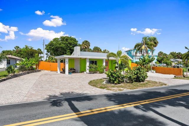 5203 S Indian River Drive, Fort Pierce, FL 34982