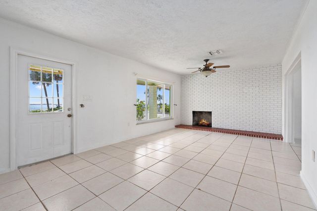 5203 S Indian River Drive, Fort Pierce, FL 34982