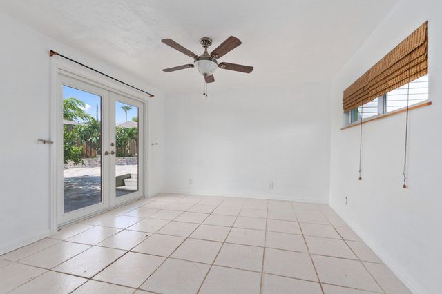 5203 S Indian River Drive, Fort Pierce, FL 34982