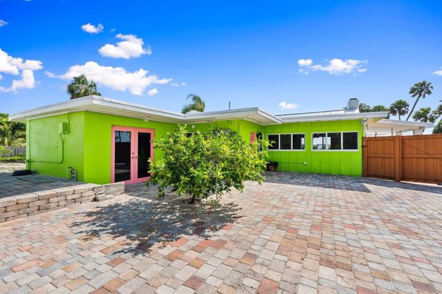 5203 S Indian River Drive, Fort Pierce, FL 34982