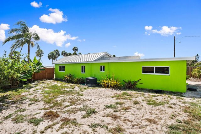 5203 S Indian River Drive, Fort Pierce, FL 34982