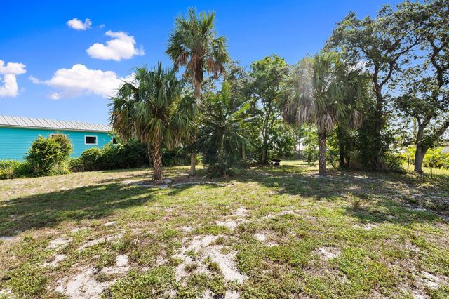 5203 S Indian River Drive, Fort Pierce, FL 34982