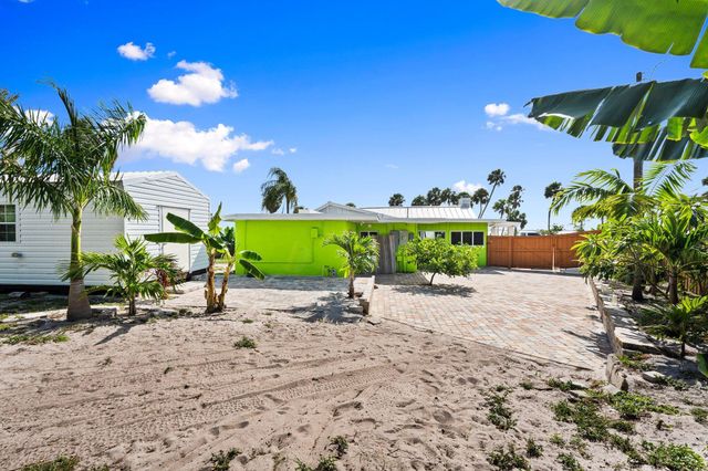 5203 S Indian River Drive, Fort Pierce, FL 34982