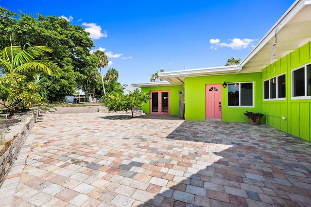 5203 S Indian River Drive, Fort Pierce, FL 34982