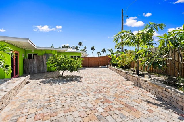 5203 S Indian River Drive, Fort Pierce, FL 34982