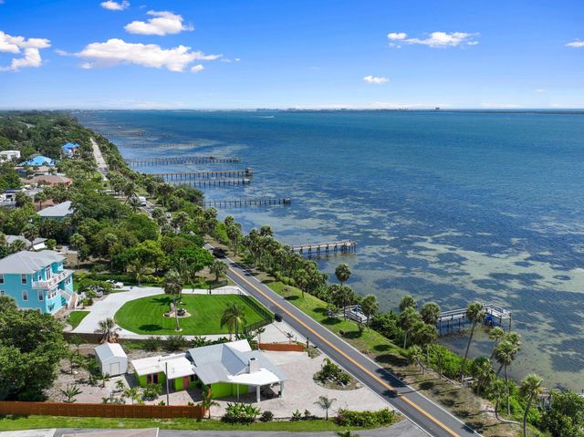 5203 S Indian River Drive, Fort Pierce, FL 34982