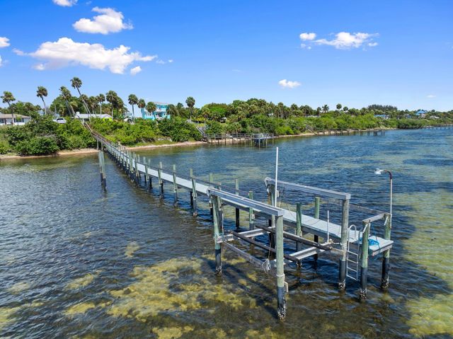 5203 S Indian River Drive, Fort Pierce, FL 34982