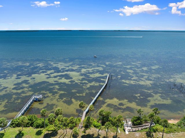 5203 S Indian River Drive, Fort Pierce, FL 34982