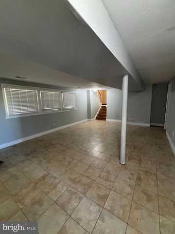 20 LAMP POST LN, Cherry Hill, NJ 08003