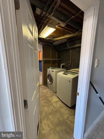 20 LAMP POST LN, Cherry Hill, NJ 08003