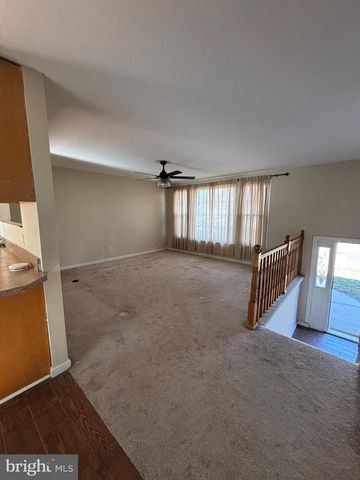 20 LAMP POST LN, Cherry Hill, NJ 08003