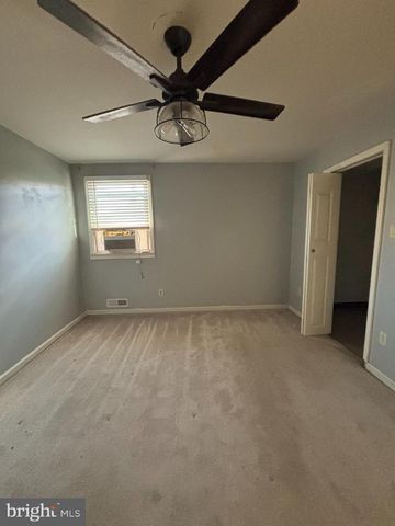 20 LAMP POST LN, Cherry Hill, NJ 08003