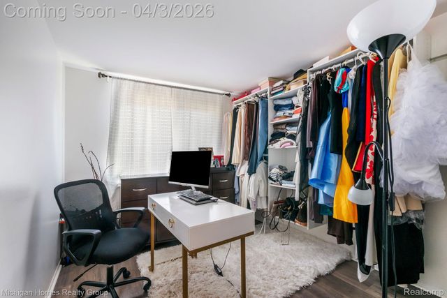 2775 Seaton Circuit W, Warren, MI 48091