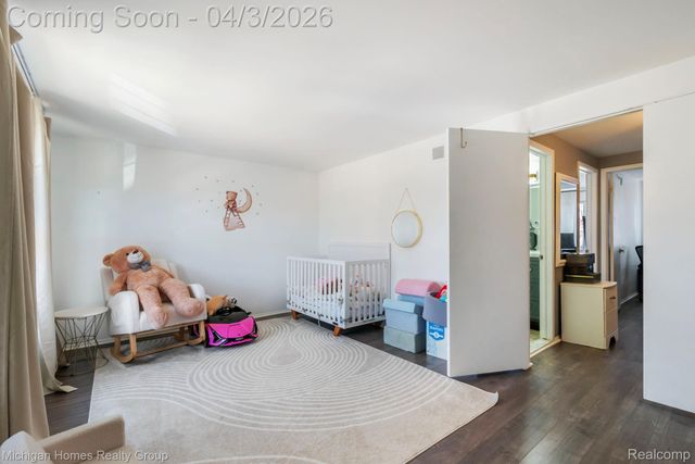 2775 Seaton Circuit W, Warren, MI 48091