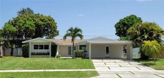 6640 SW 7 Street, Pembroke Pines, FL 33023