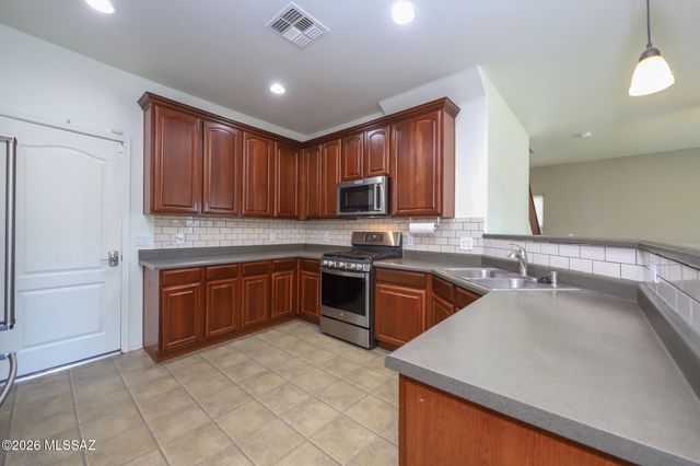 6245 S Stonechat Drive, Tucson, AZ 85756