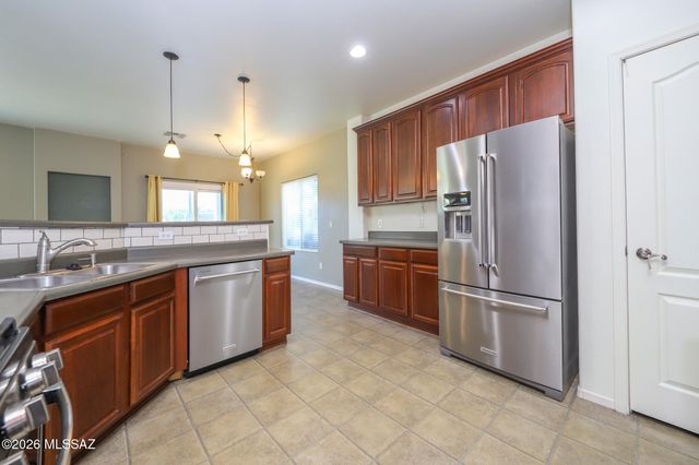 6245 S Stonechat Drive, Tucson, AZ 85756