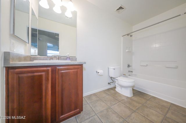 6245 S Stonechat Drive, Tucson, AZ 85756