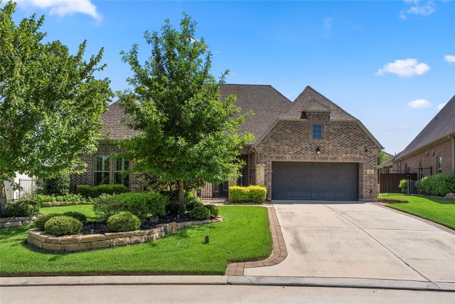 18 Dawning Flower Drive, Tomball, TX 77375