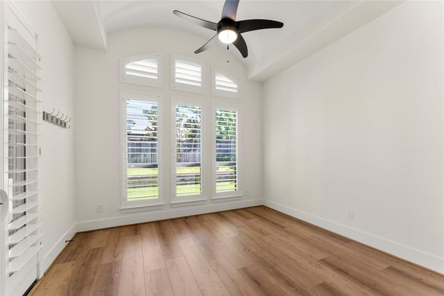 18 Dawning Flower Drive, Tomball, TX 77375
