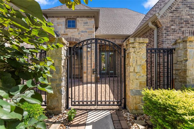18 Dawning Flower Drive, Tomball, TX 77375