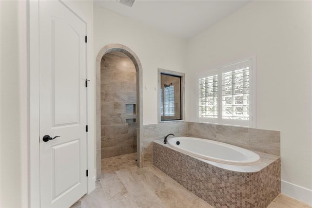 18 Dawning Flower Drive, Tomball, TX 77375