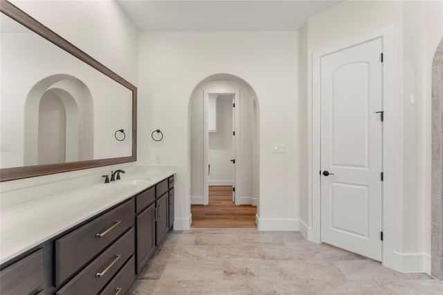 18 Dawning Flower Drive, Tomball, TX 77375
